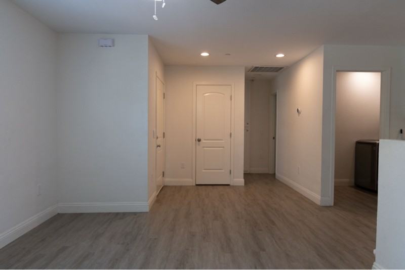 3309 San Jose Way - Photo 4 of 20