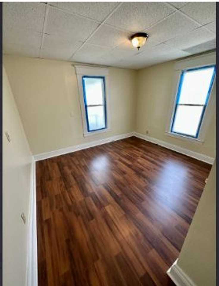263 E Loudon Ave - Photo 3 of 11