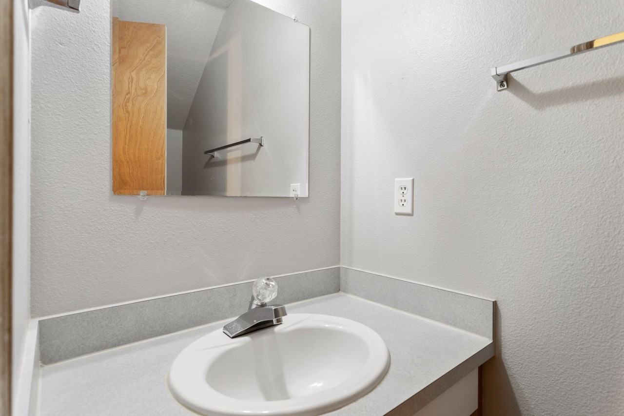 12027-12069 SE Foster Rd - Photo 5 of 7