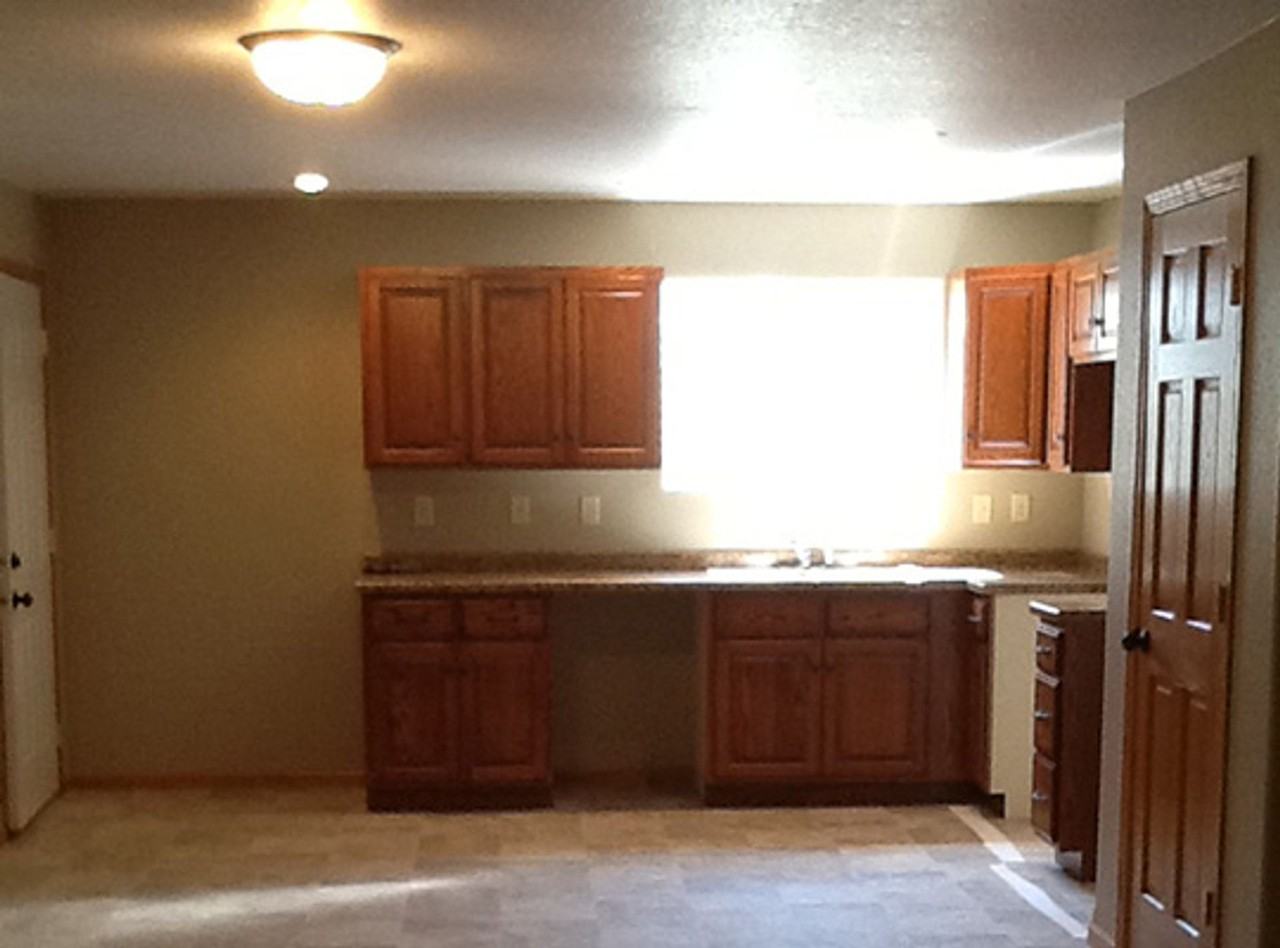 303-307 3rd St NE - Photo 3 of 9