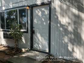 704 Ne 8th St #A - Photo 1 of 1