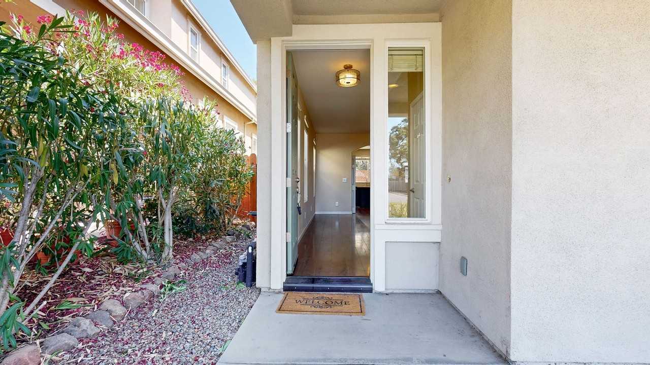 1632 Wishing Well Way - Photo 3 of 28
