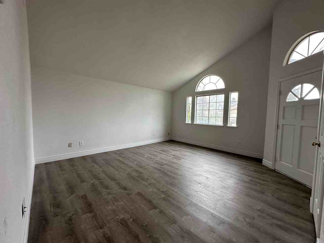 5567 W Sample Ave - Photo 3 of 24