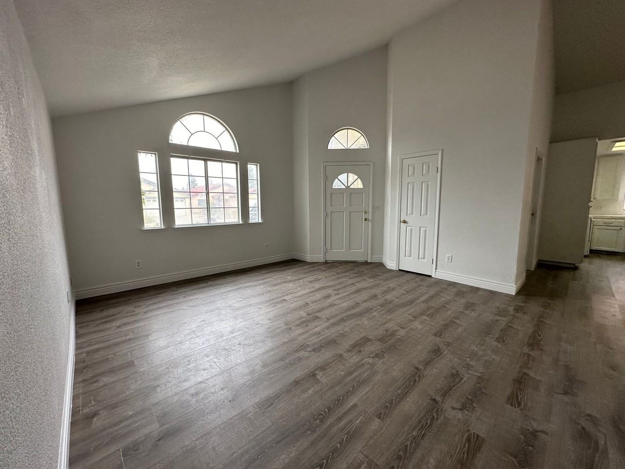 5567 W Sample Ave - Photo 4 of 24