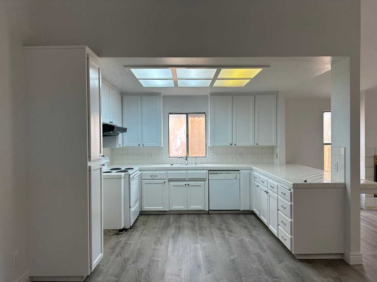 5567 W Sample Ave - Photo 6 of 24