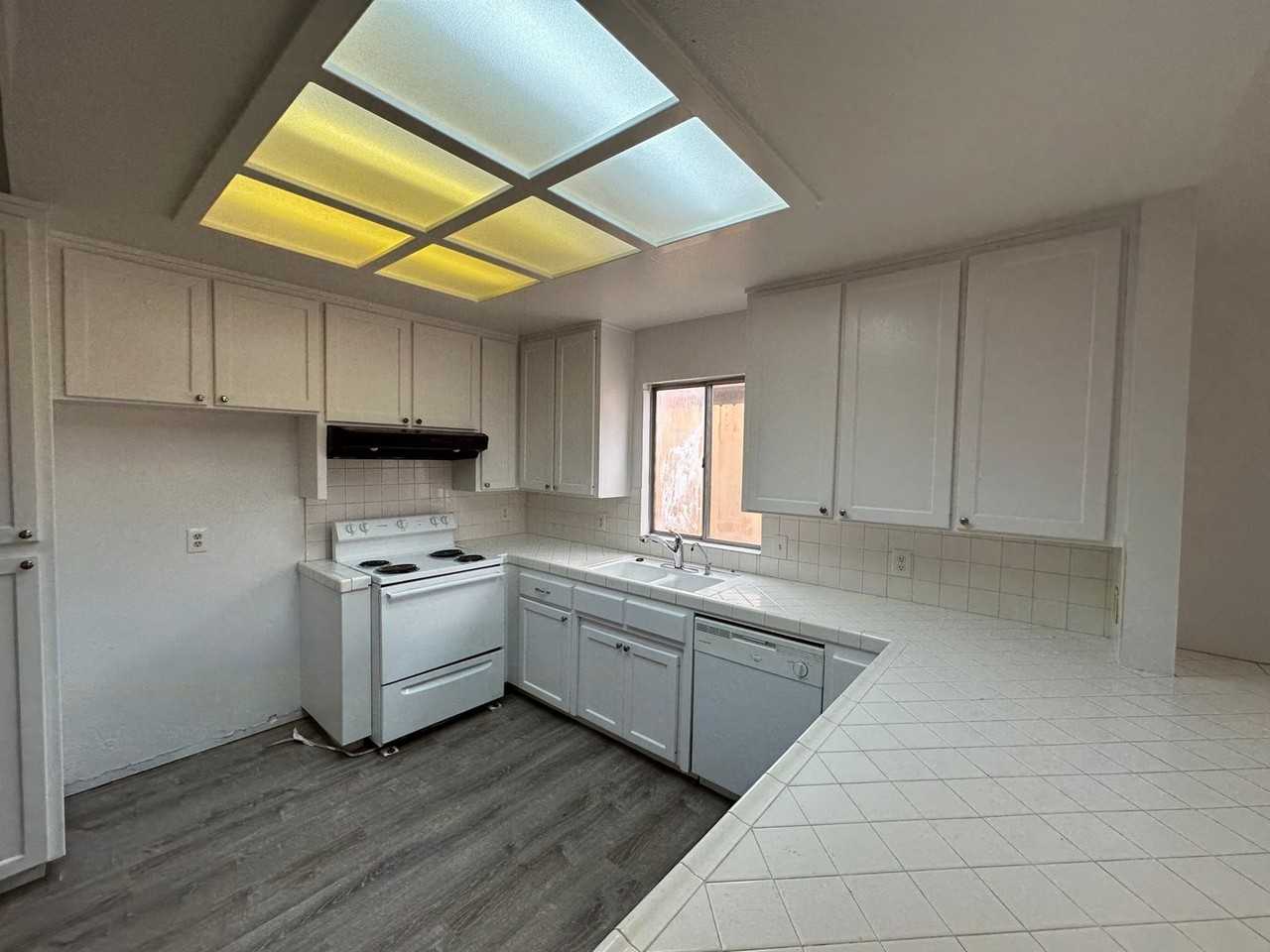 5567 W Sample Ave - Photo 7 of 24