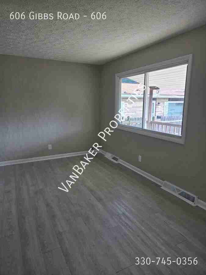 606 Gibbs Rd #606 - Photo 3 of 15