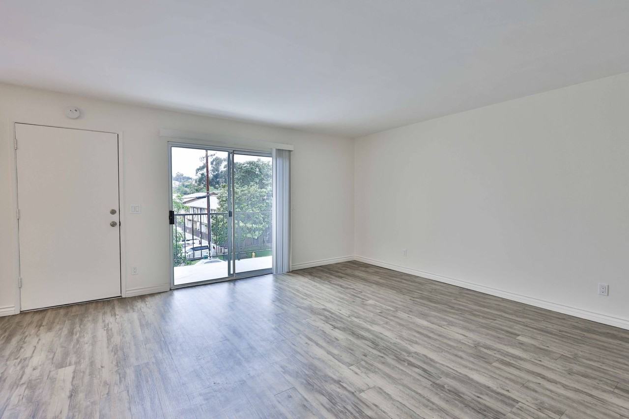 1605 Presioca St - Photo 3 of 16