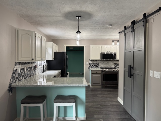 810 Arnold St - Photo 3 of 20