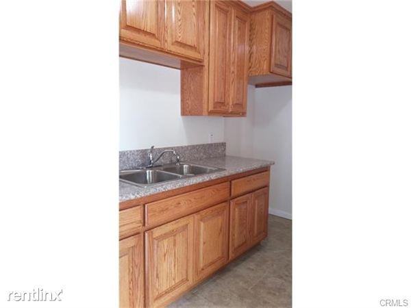 231 N Yaleton Ave - Photo 3 of 4