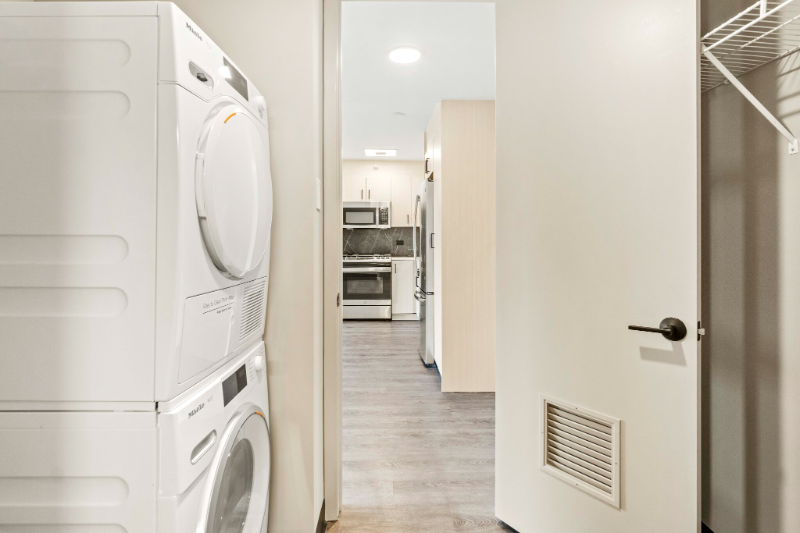 1946 W Ogden Ave - Photo 3 of 10