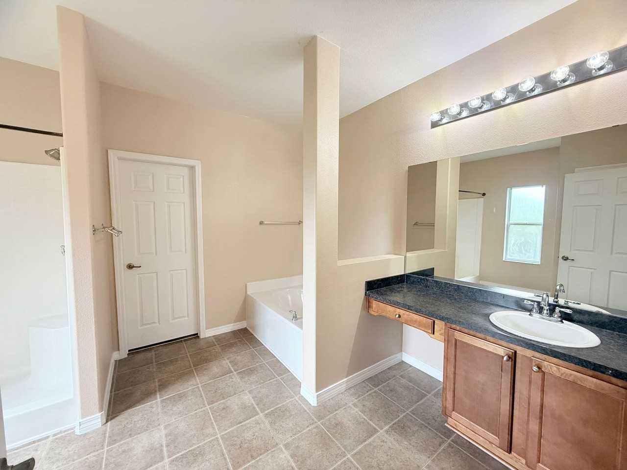 4607 Carmel Cir - Photo 6 of 17