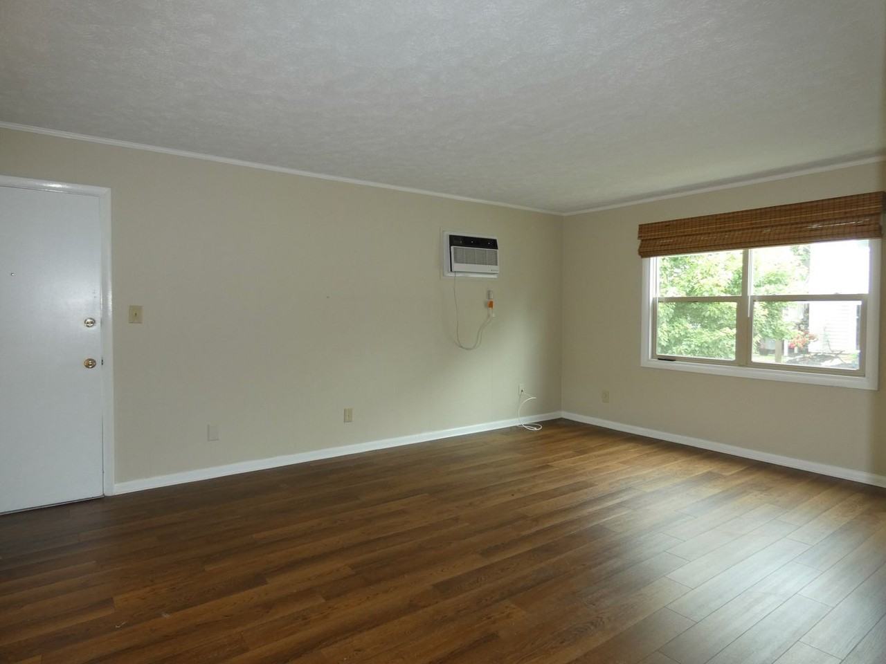 105 S Main St #7 - Photo 2 of 14