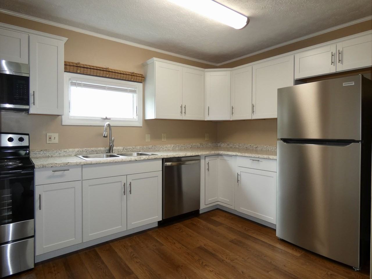 105 S Main St #7 - Photo 6 of 14