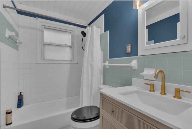 3805 Dartmouth Ave - Photo 3 of 16