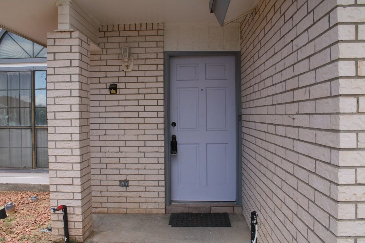 3009 Lake Powell Pl - Photo 2 of 22