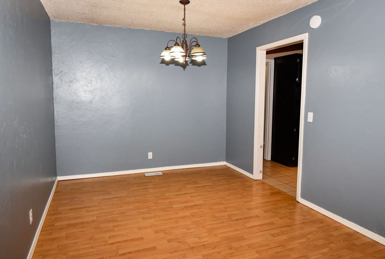 108 W Gulfport St - Photo 6 of 16