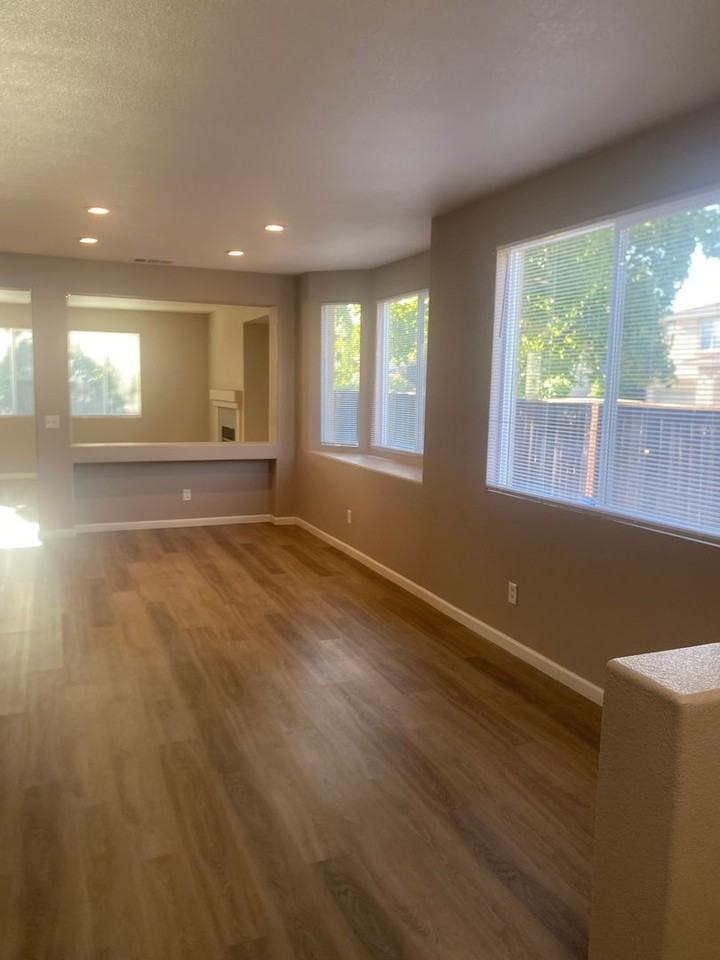 2103 Photinia Dr - Photo 2 of 12