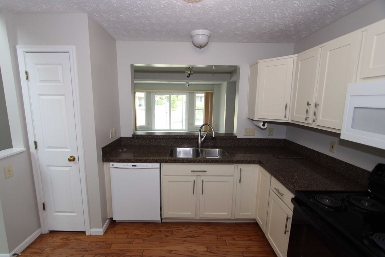 482 Madeira Ct - Photo 4 of 24