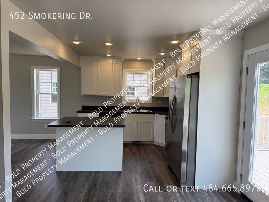 452 Smokering Dr - Photo 2 of 16