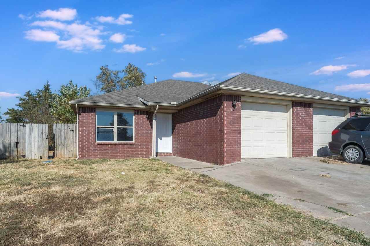 322 E Southern Trace Dr - Photo 2 of 26