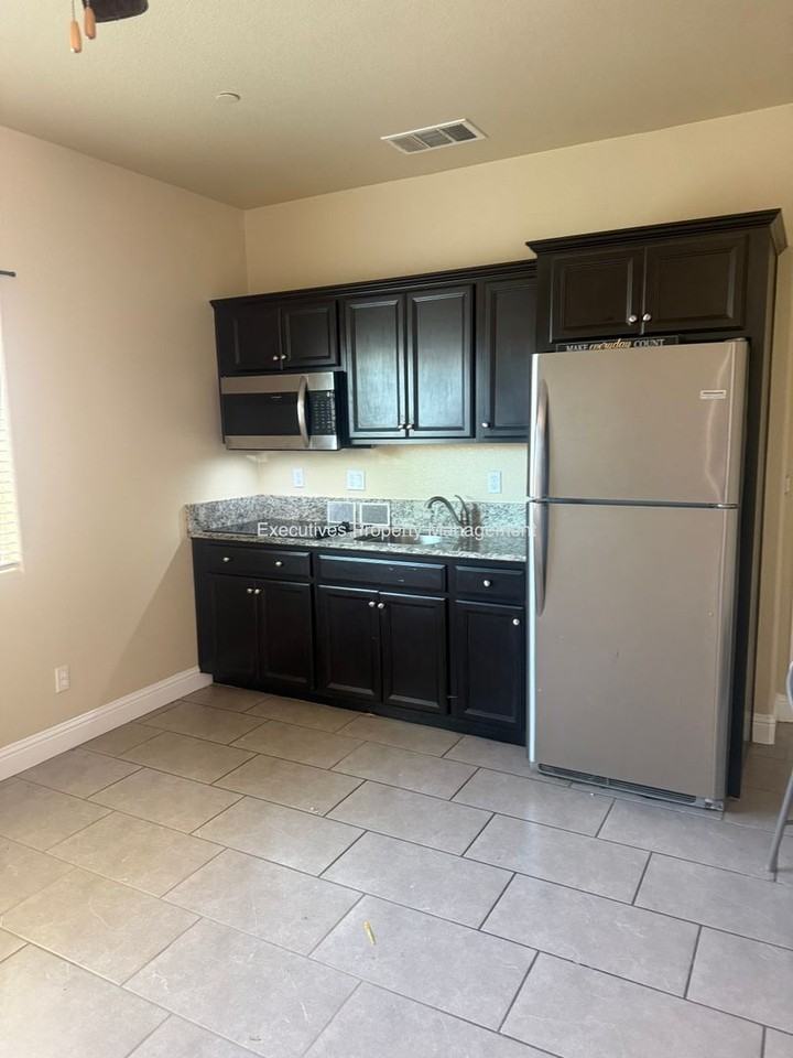 1705 Clearwater St - Photo 2 of 3