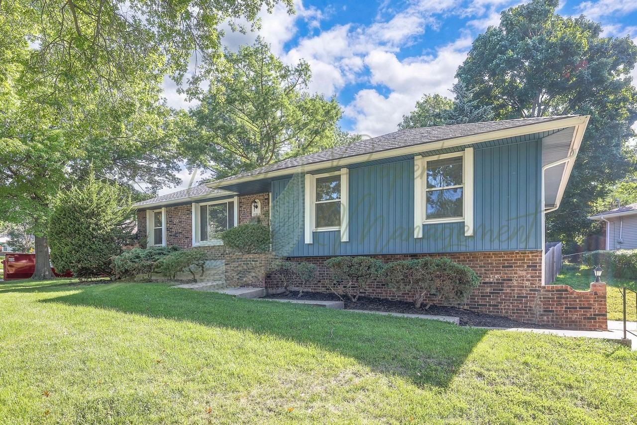 11913 Sycamore Ave - Photo 2 of 40