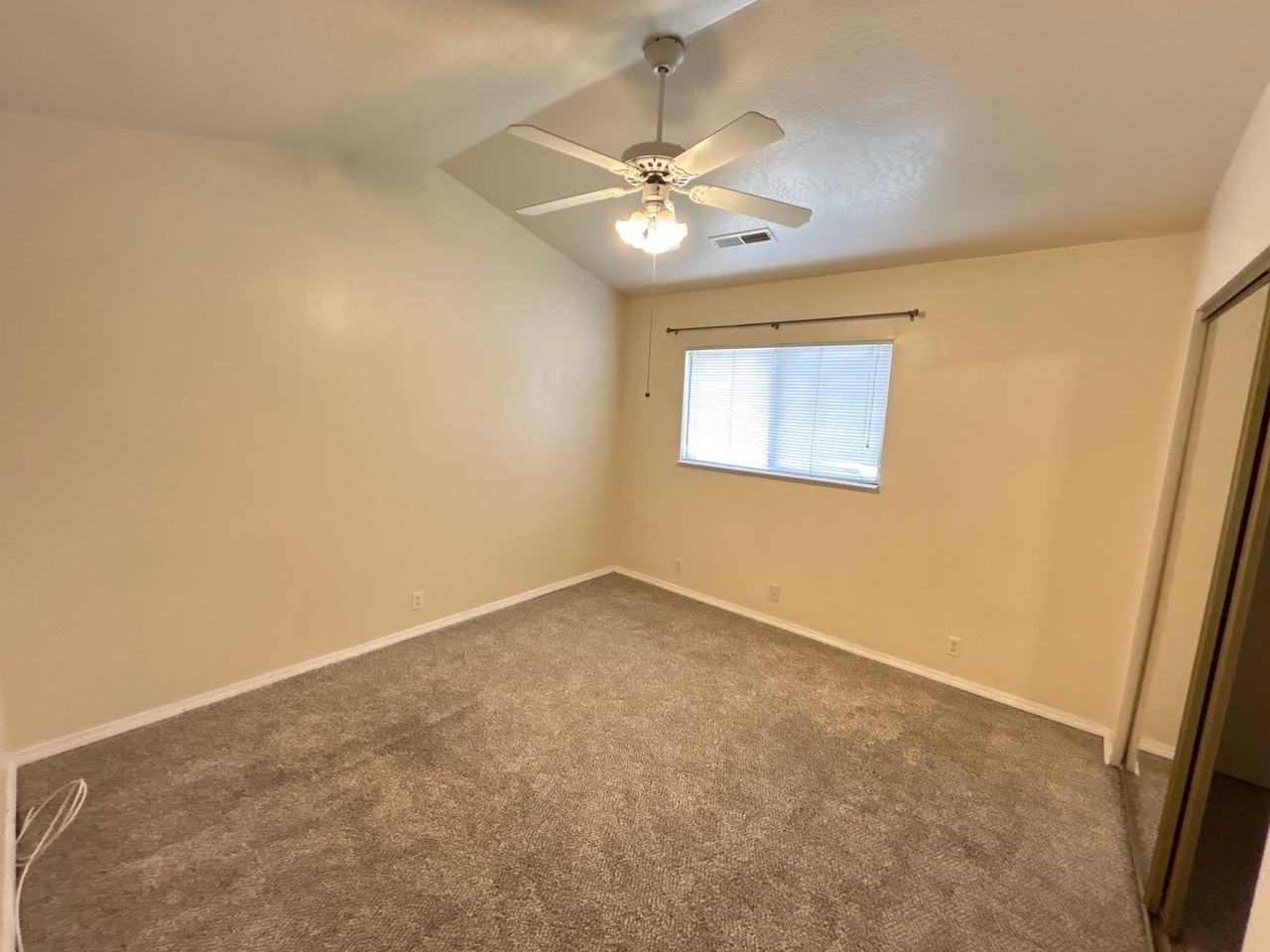 581 S 225 W - Photo 6 of 17
