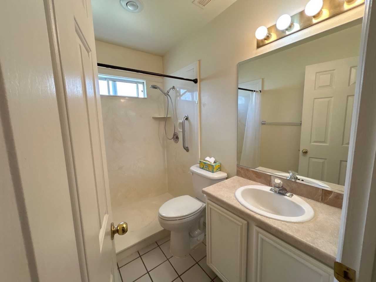 581 S 225 W - Photo 7 of 17