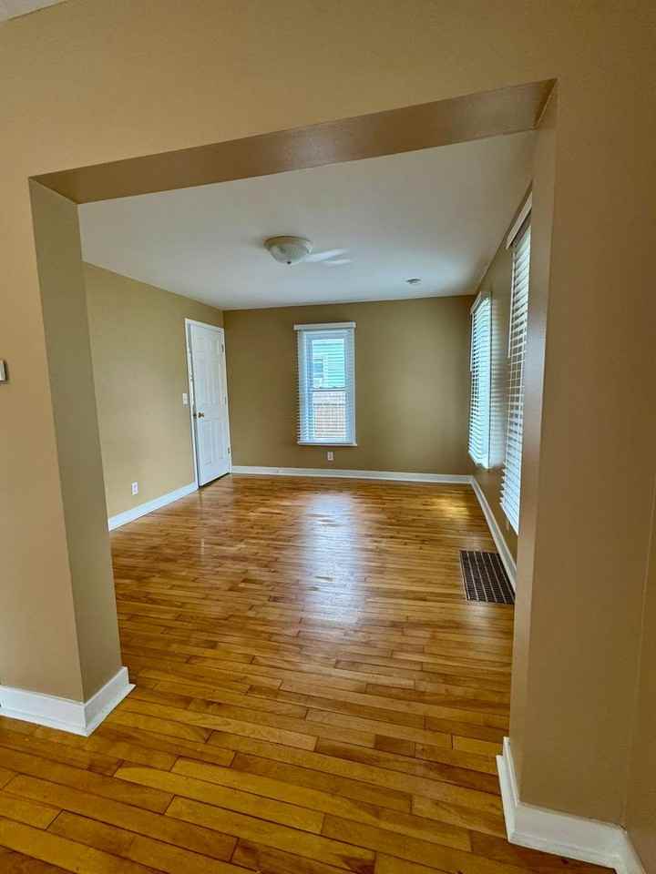 529 2nd Ave Nw - Photo 3 of 15