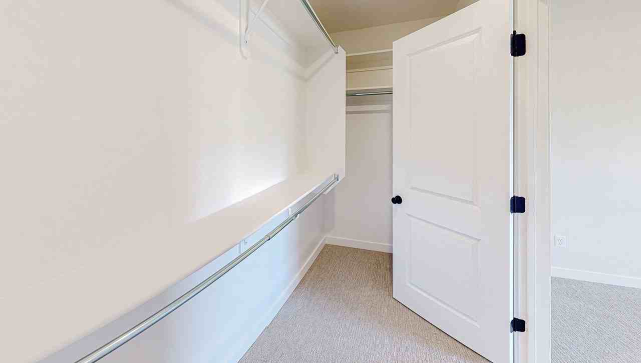 318 W 2280 S - Photo 4 of 17
