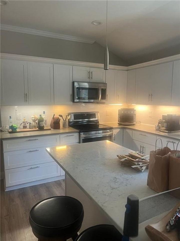 1933 North Ave Nw - Photo 2 of 10