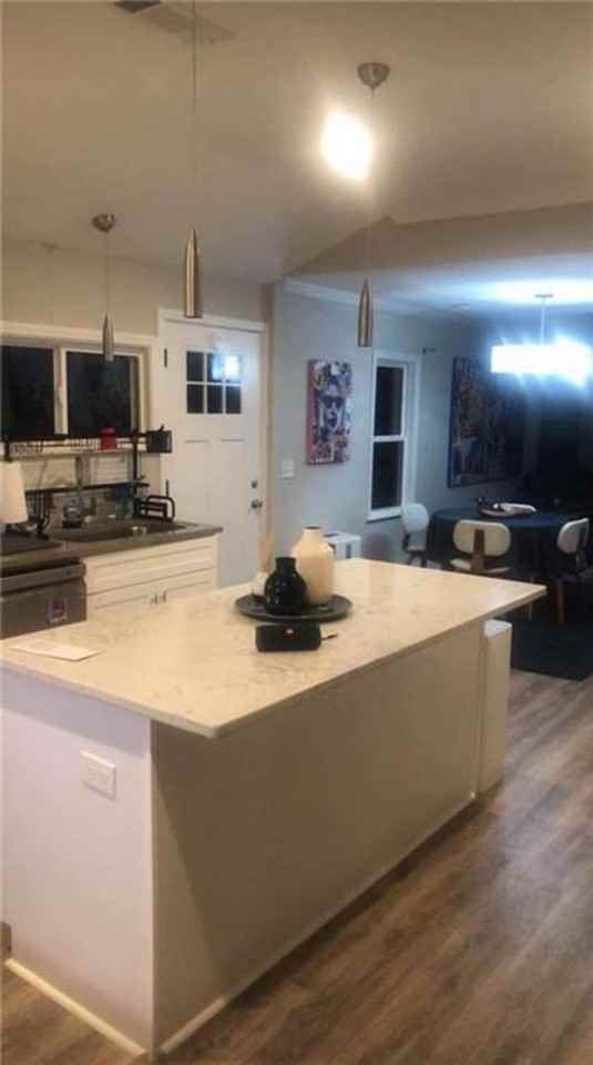 1933 North Ave Nw - Photo 3 of 10