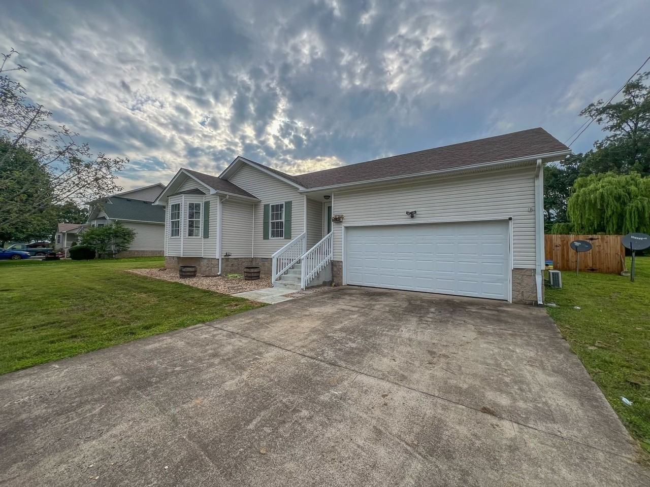 11240 Bell Station Rd - Photo 3 of 30