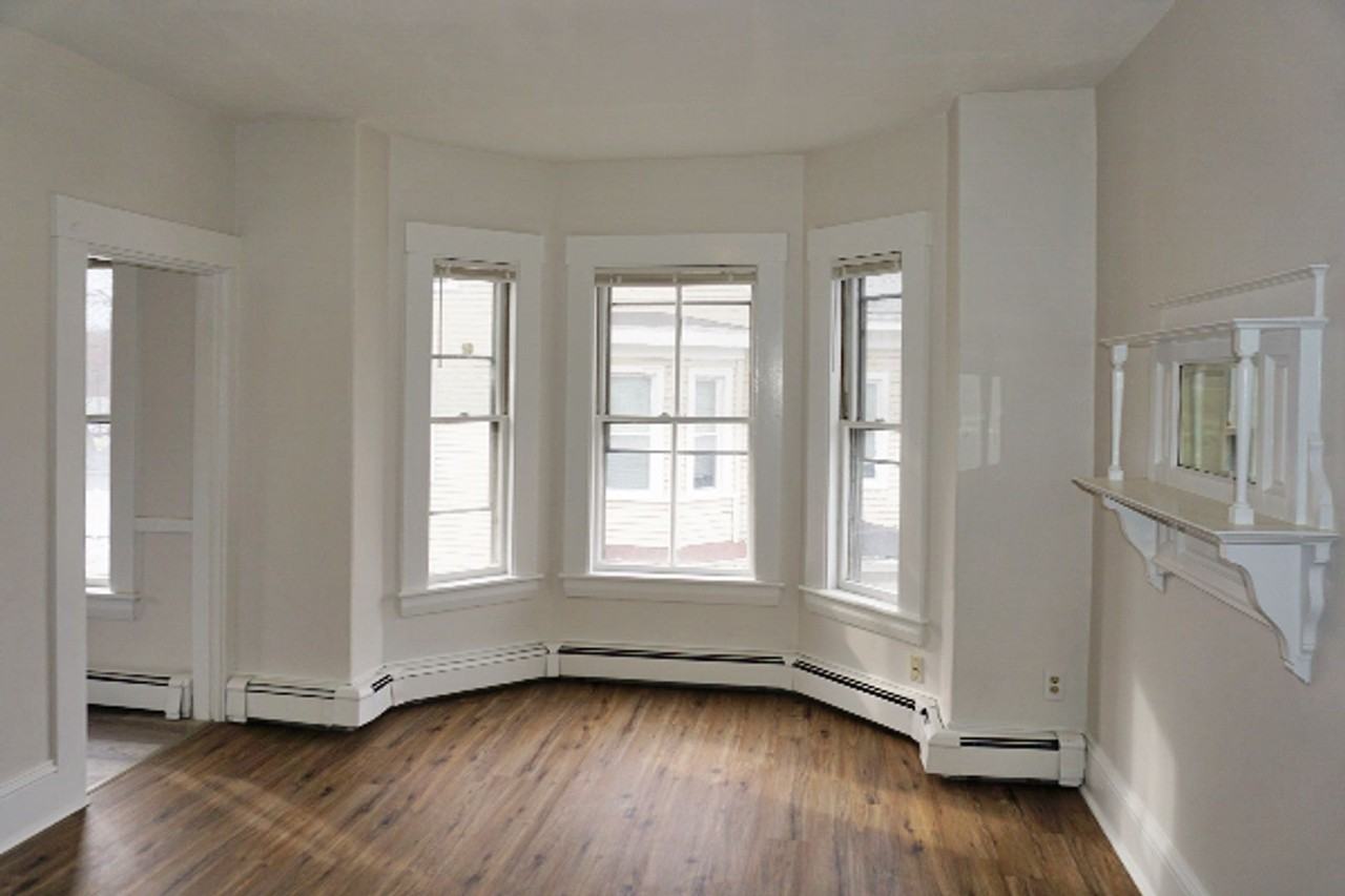 37 Maple St - Photo 2 of 9