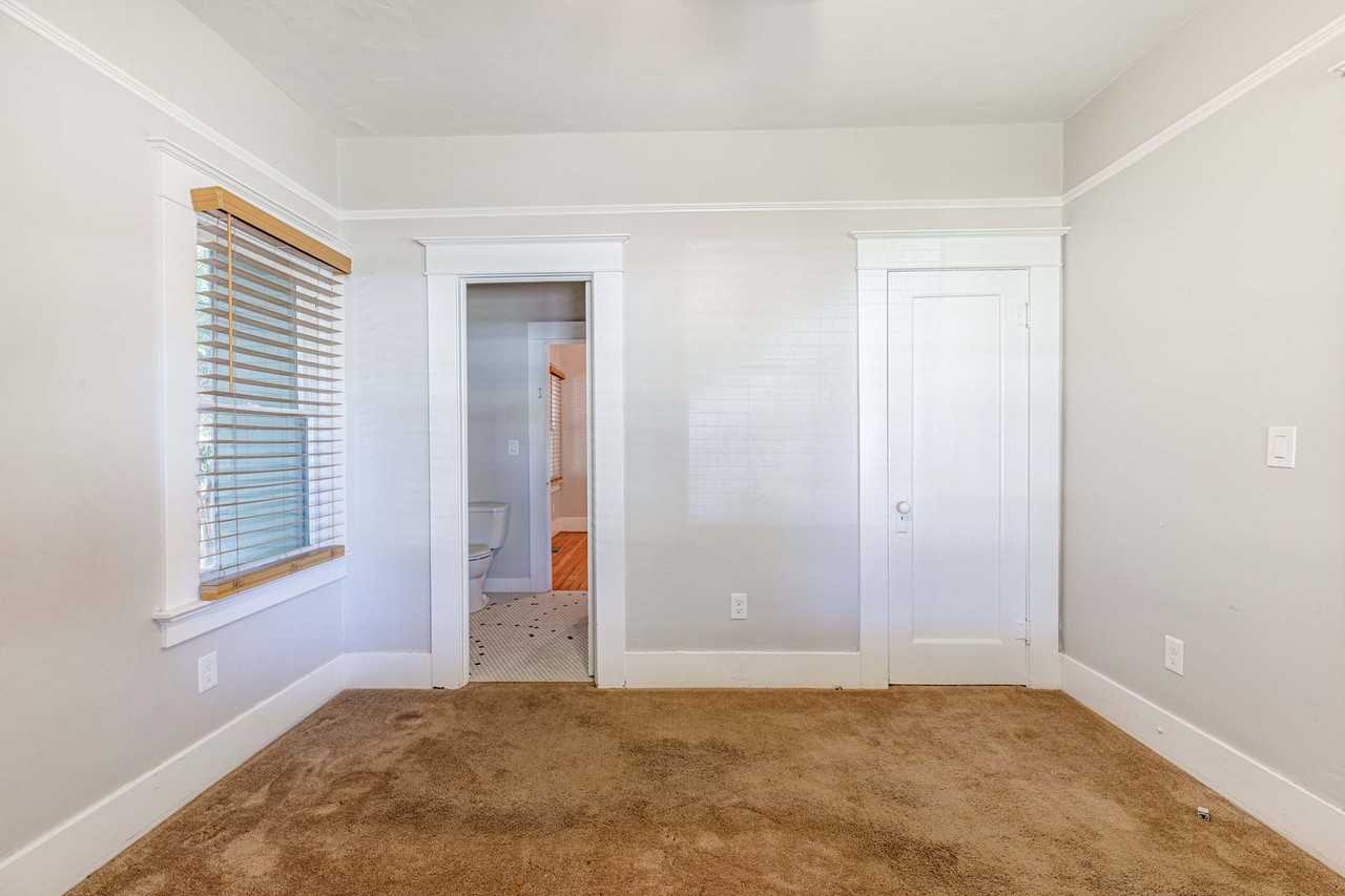 229 Orange Ave - Photo 7 of 29