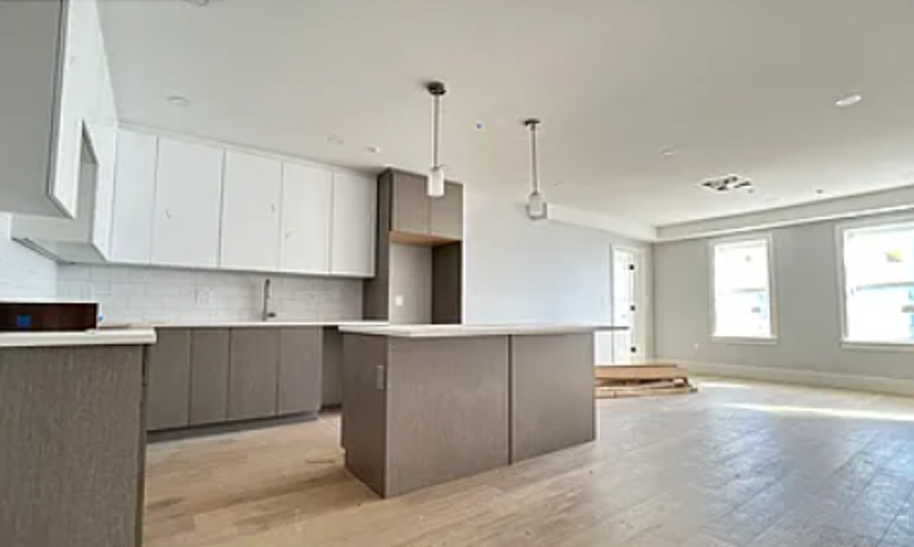 423 Market St - Photo 2 of 7