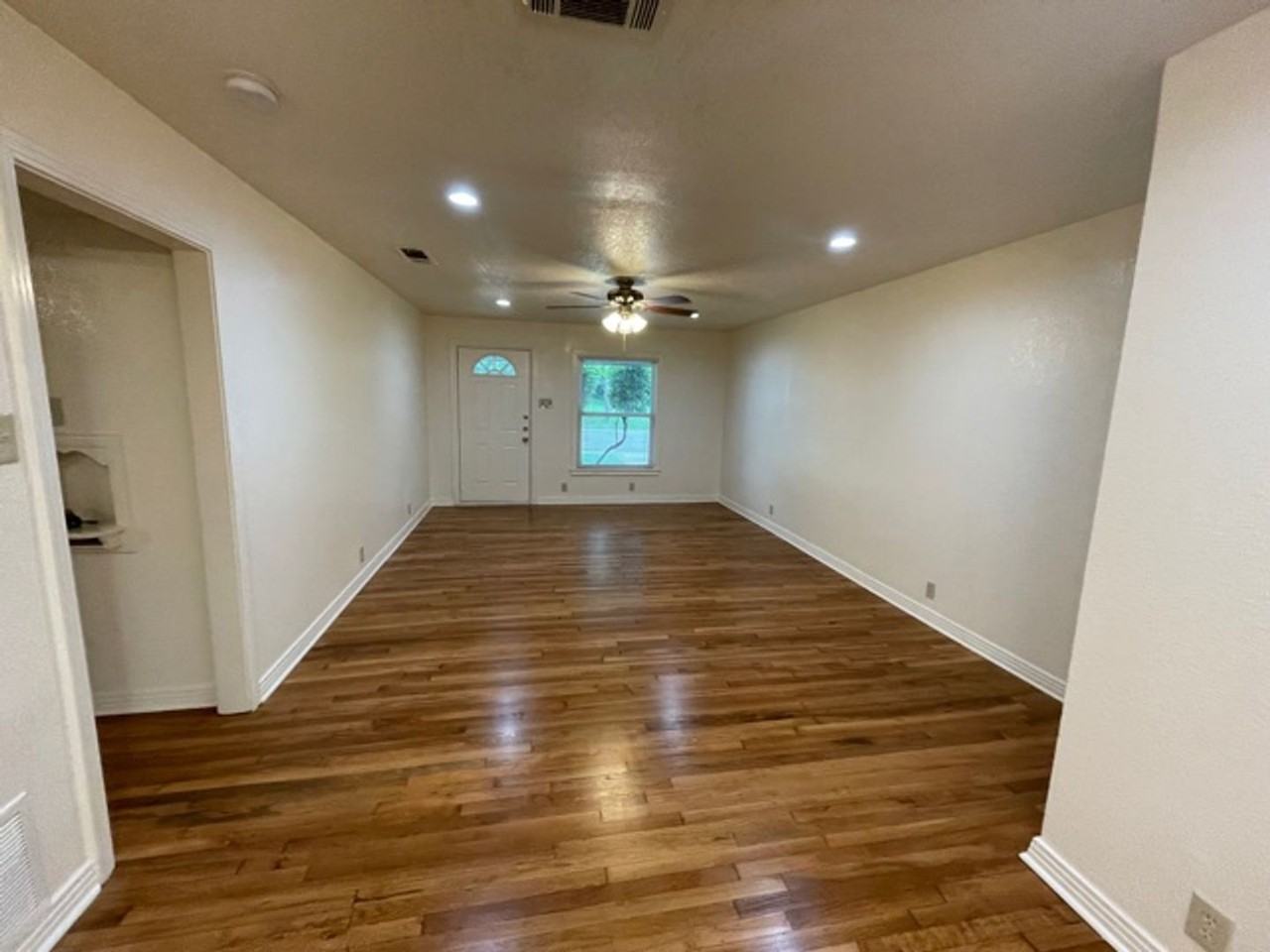 2921 Halbert St - Photo 2 of 15