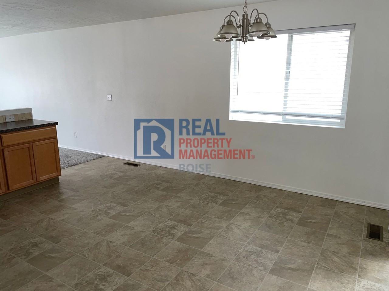 10450 W Bear Lake Dr - Photo 4 of 13