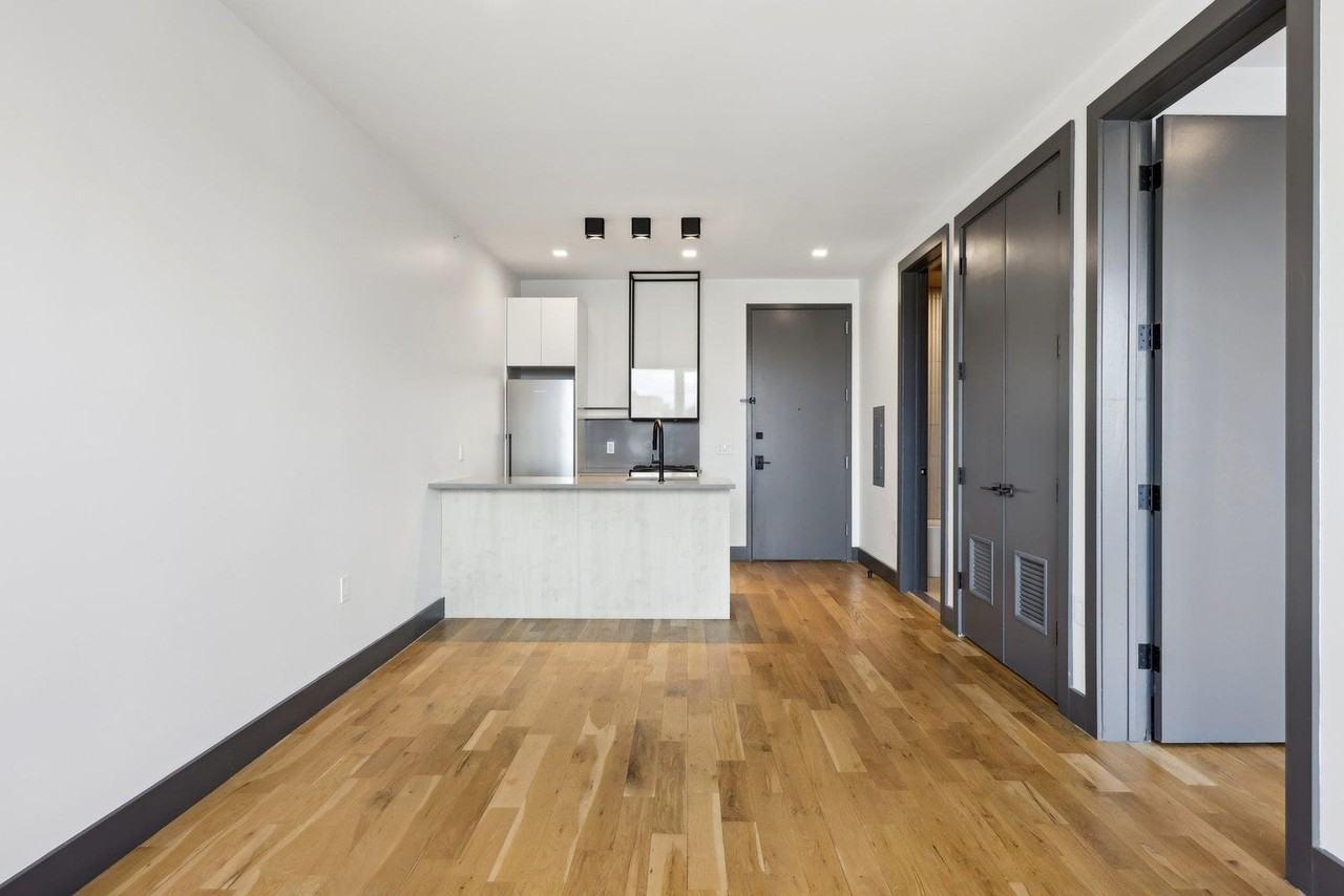 424 Arlington Ave #204-204 - Photo 3 of 24
