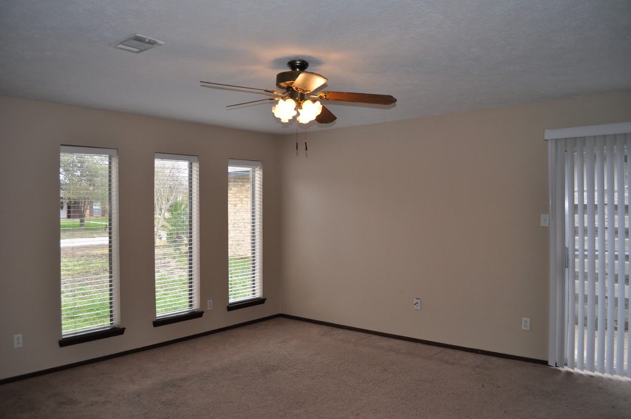 4130 Willow Oak St - Photo 3 of 13