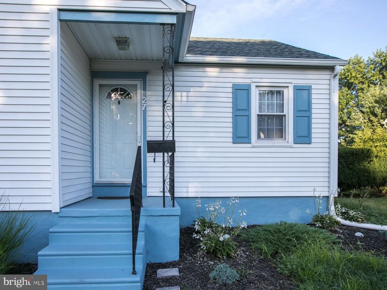 27 Grant Ave #27 - Photo 2 of 20