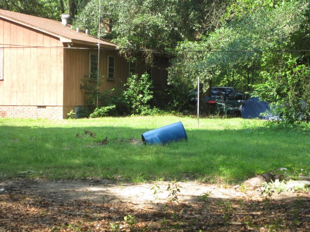 136 Gibbons St - Photo 2 of 2