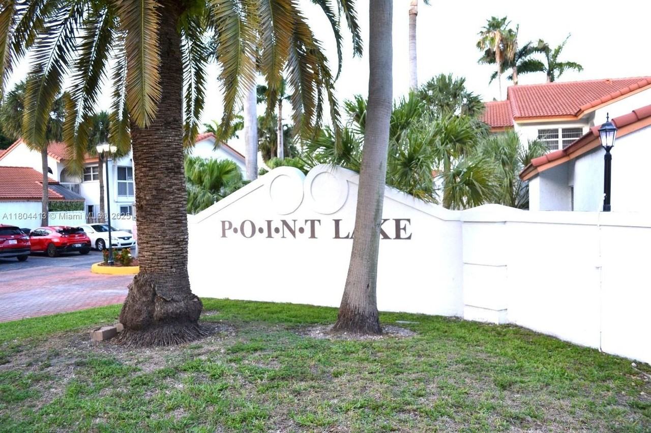 15385 Sw 76th Ter #203-203 - Photo 2 of 14