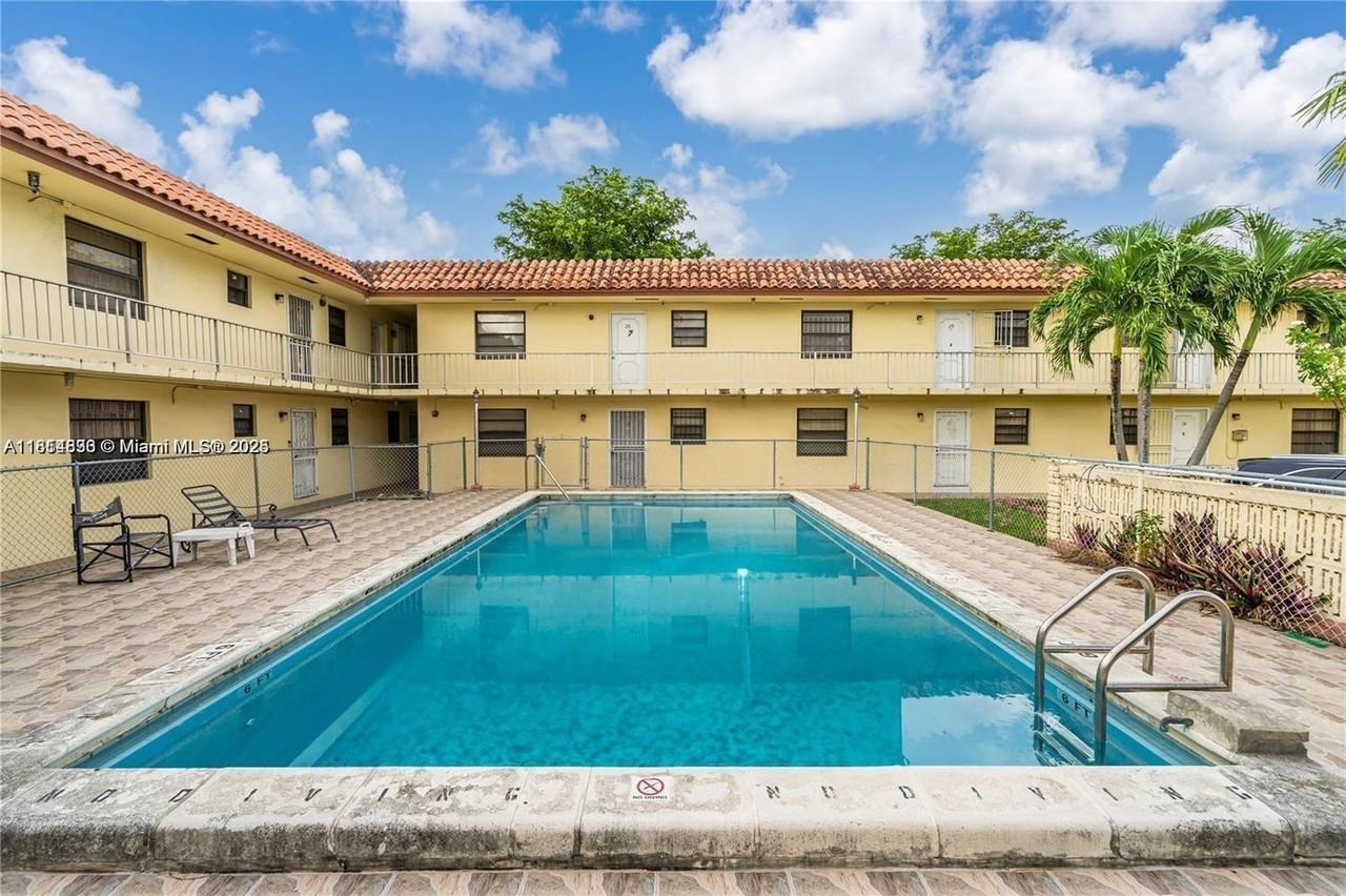 8701 Sw 12th St #21-21 - Photo 3 of 15