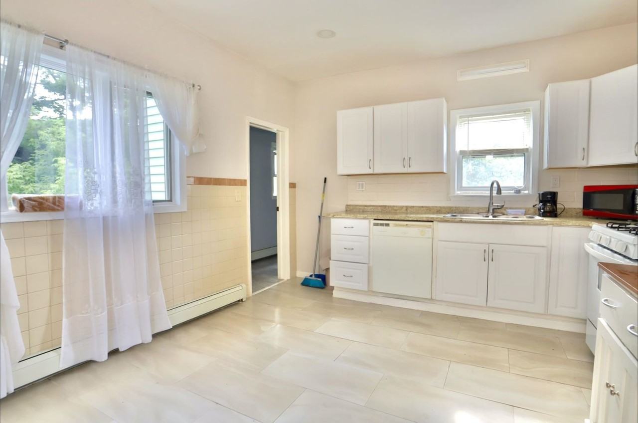 17 Grant Ave #2-2 - Photo 2 of 16