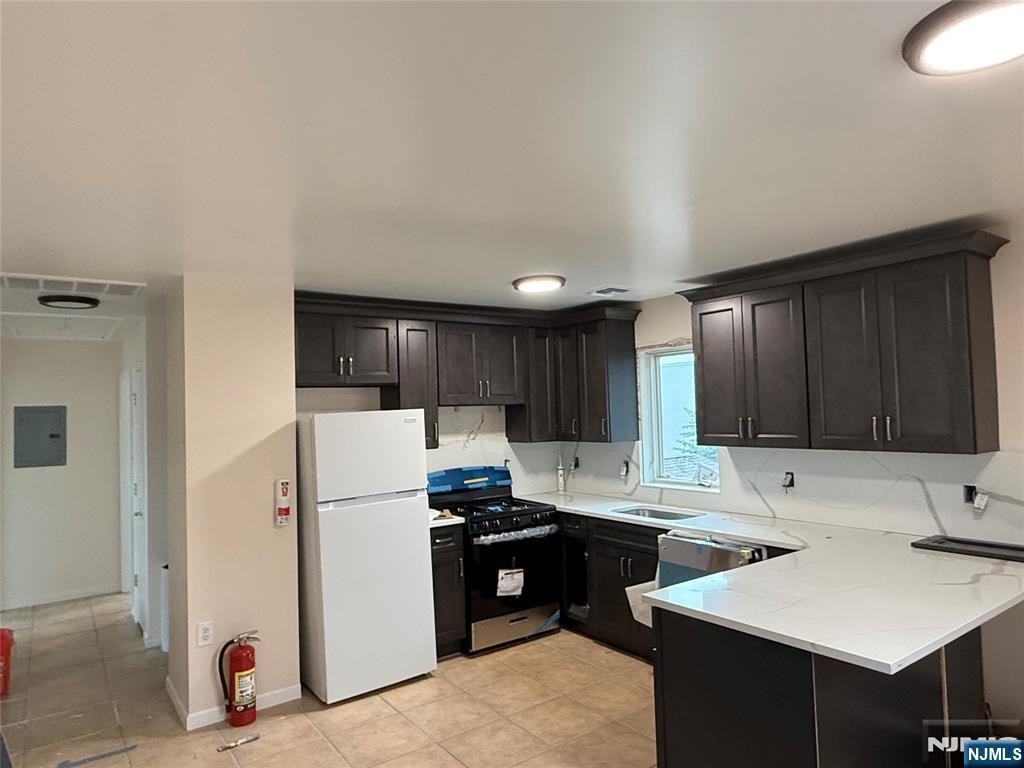 79 Wesley St #79 - Photo 2 of 9