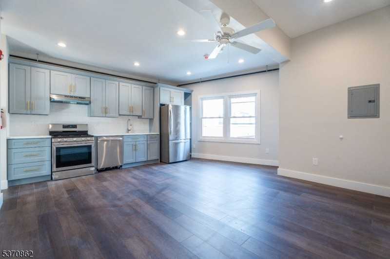 528 Oak Ave #CC - Photo 2 of 28