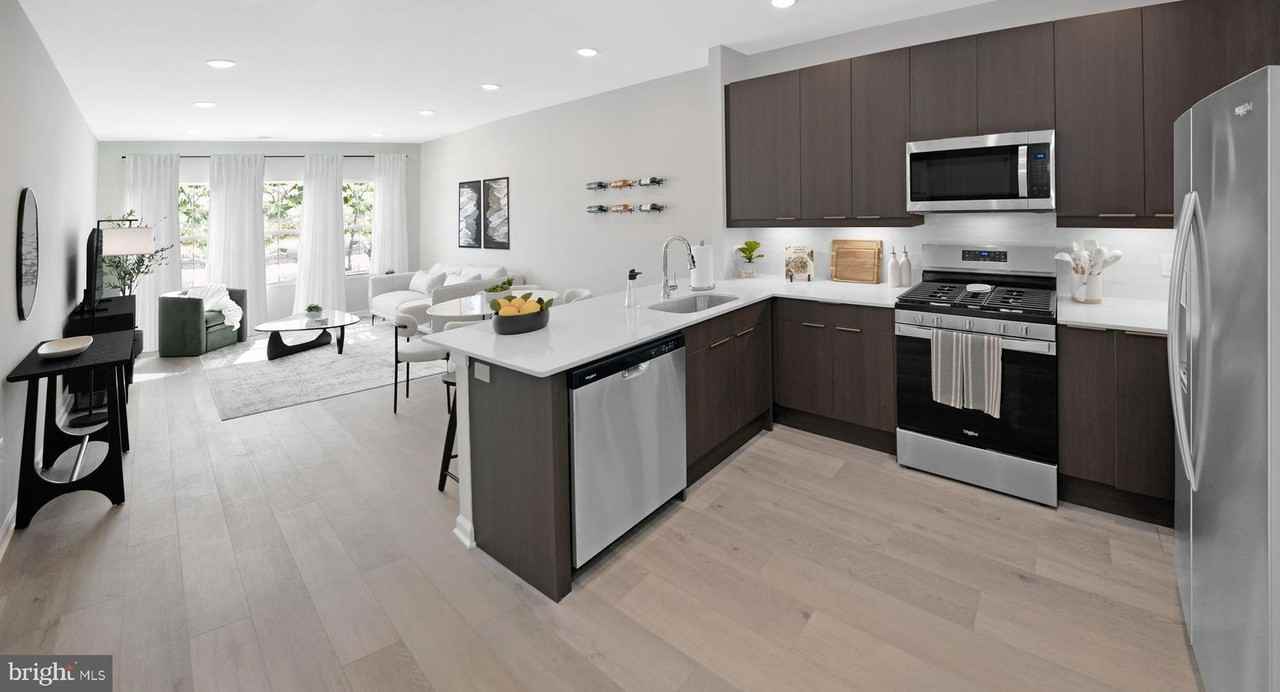 535 Berkeley St #535 - Photo 3 of 11