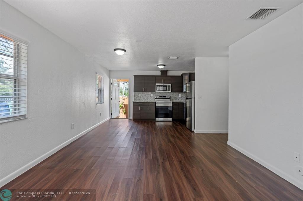 323 Nw 97th St #323 - Photo 3 of 26